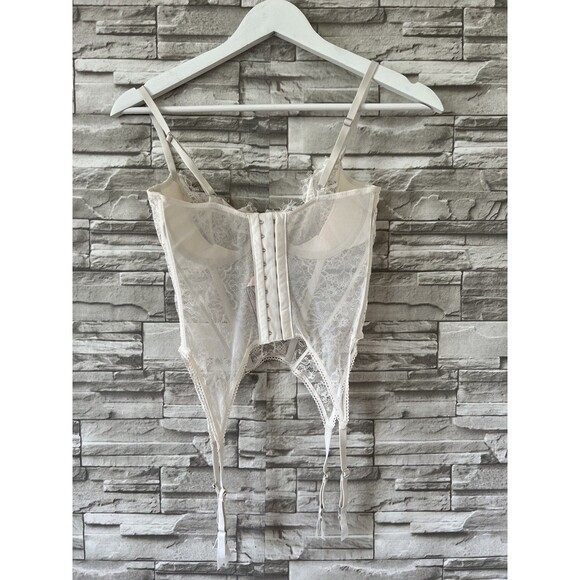 Victoria’s Secret White Lace Corset Basque Bra Sexy Wedding Lingerie 34C - Picture 2 of 8